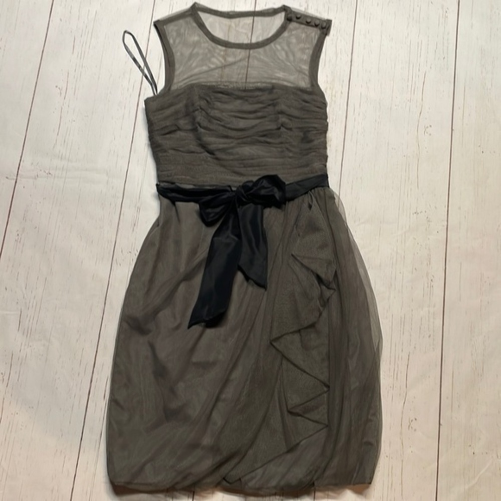 White by Vera Wang Gray Mesh Ruched Coctail Dress W/Sash Bow Sz 4
